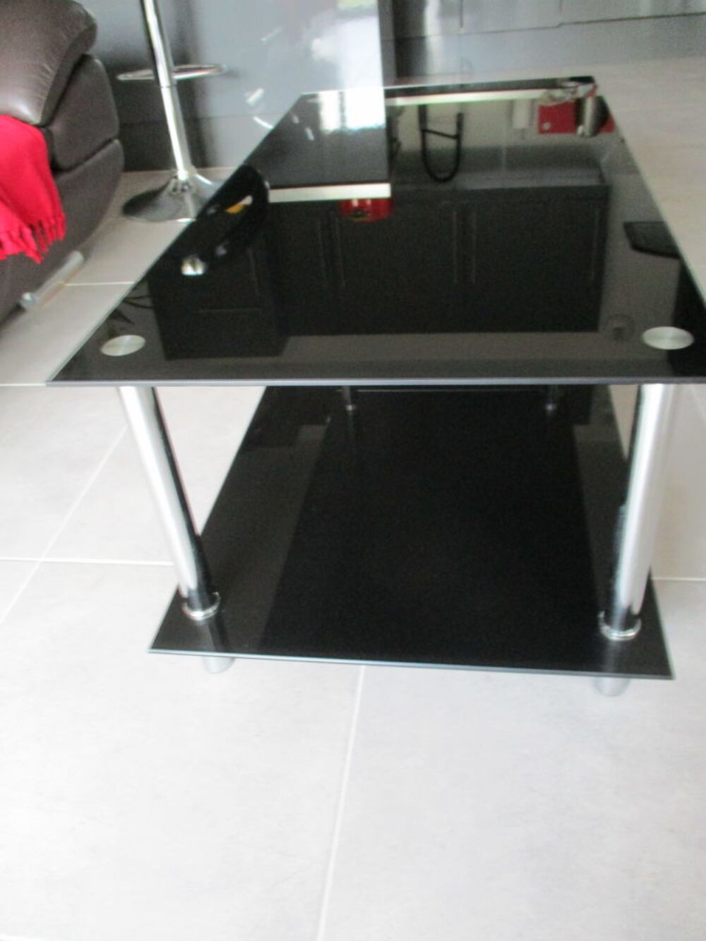 table basse salon en verre et chrome Meubles