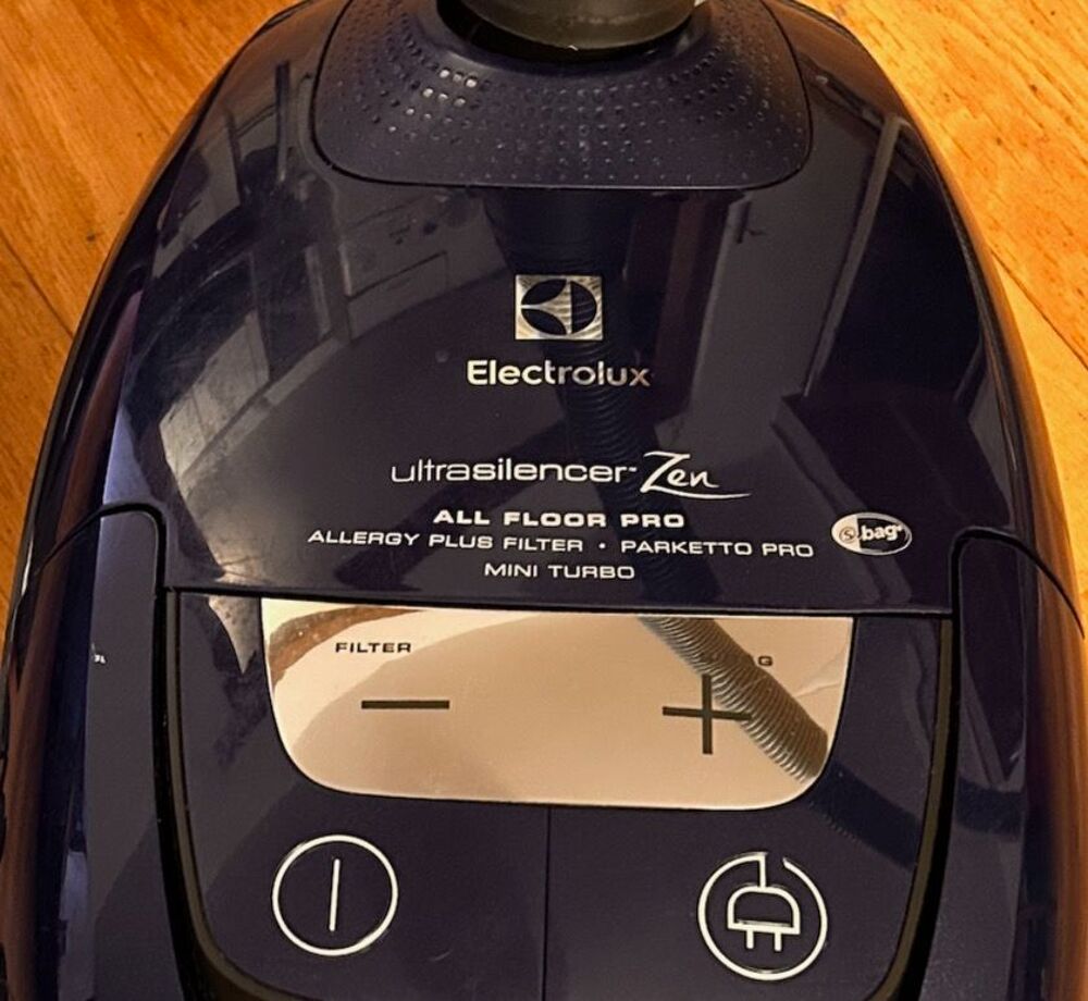 Aspirateur traineau ELECTROLUX ULTRASILENCER Electroménager