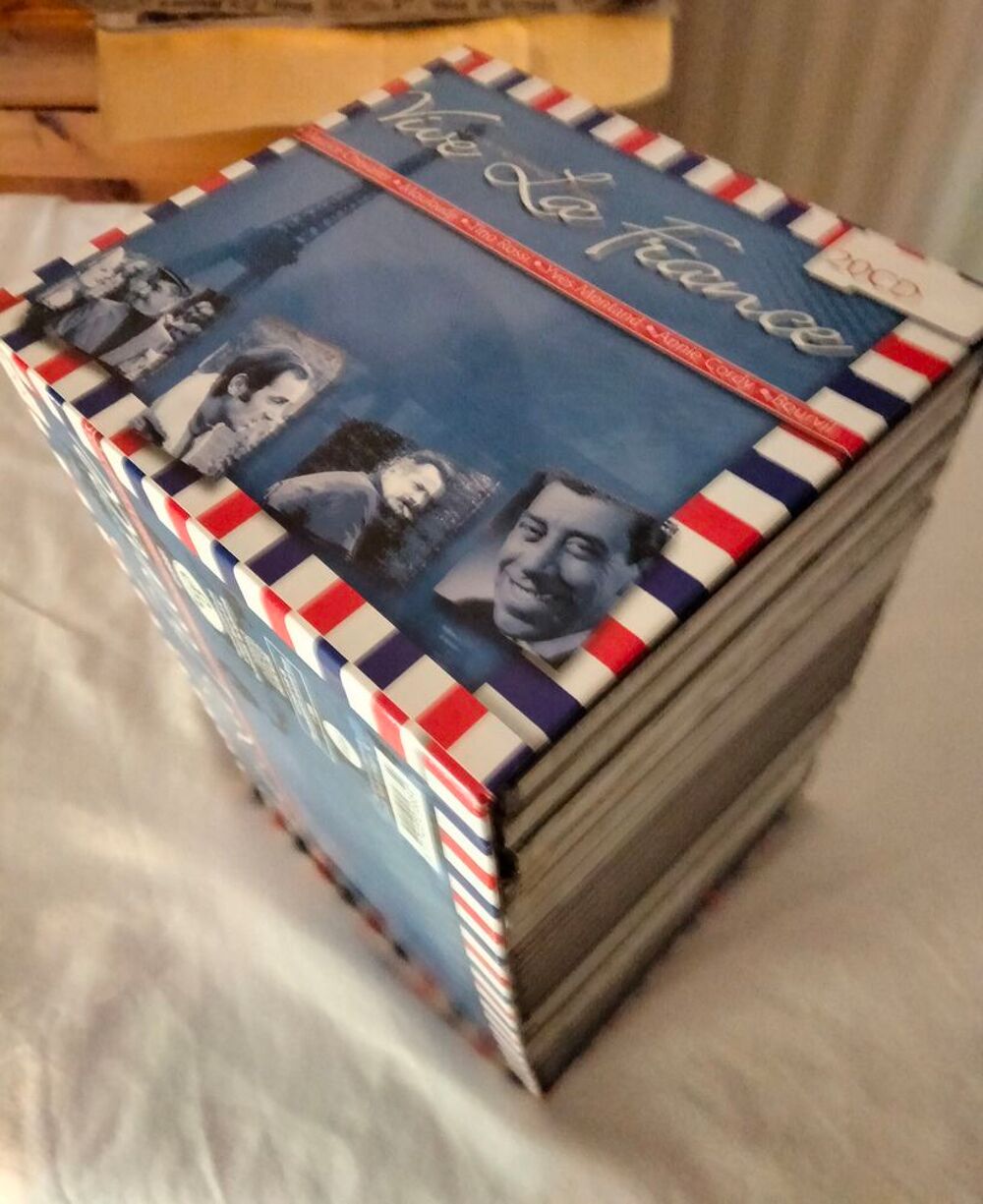 Coffret de 20 CD. Titre&nbsp;: Vive la France. CD et vinyles