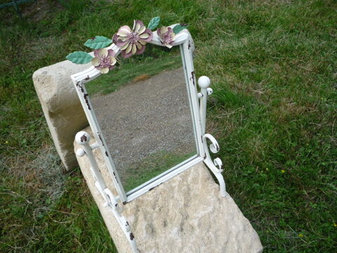 Miroir de table en fer (G) 25 Castres (81)