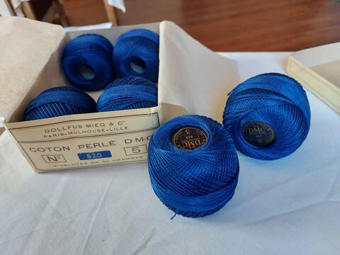 Pelotes de coton perl� DMC N�5 - Marine n�820 28 Saint-Denis (93)