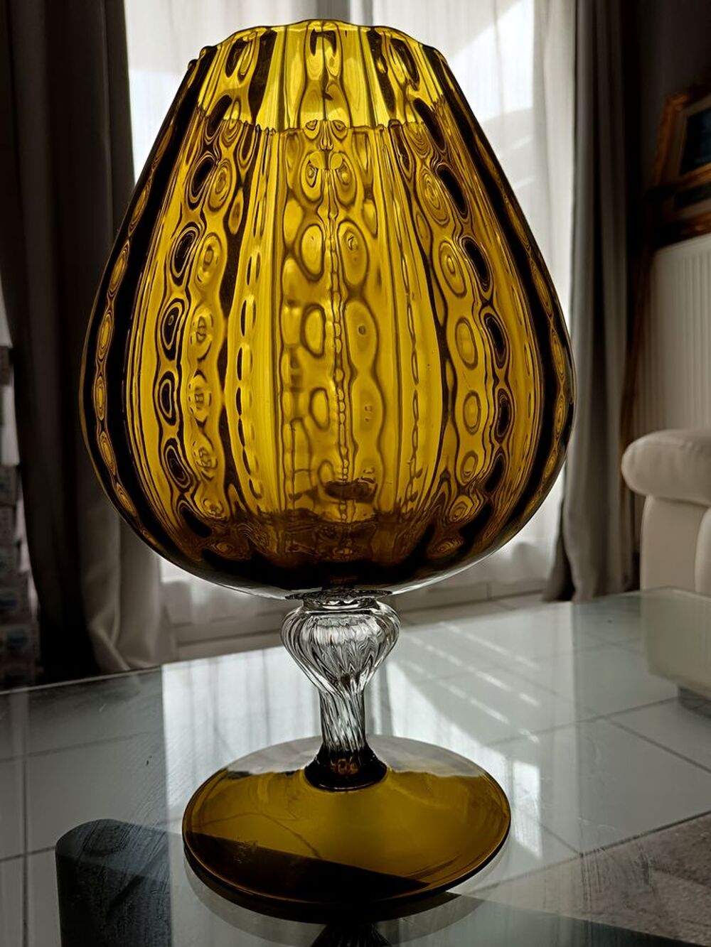 Magnifique verre ballon / tulipe en verre teint&eacute; Décoration