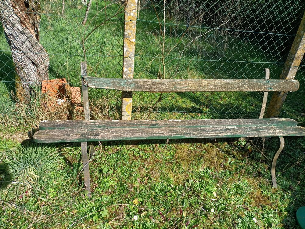 bancs, roues de charrette, lambourdes, lames bois et divers Jardin