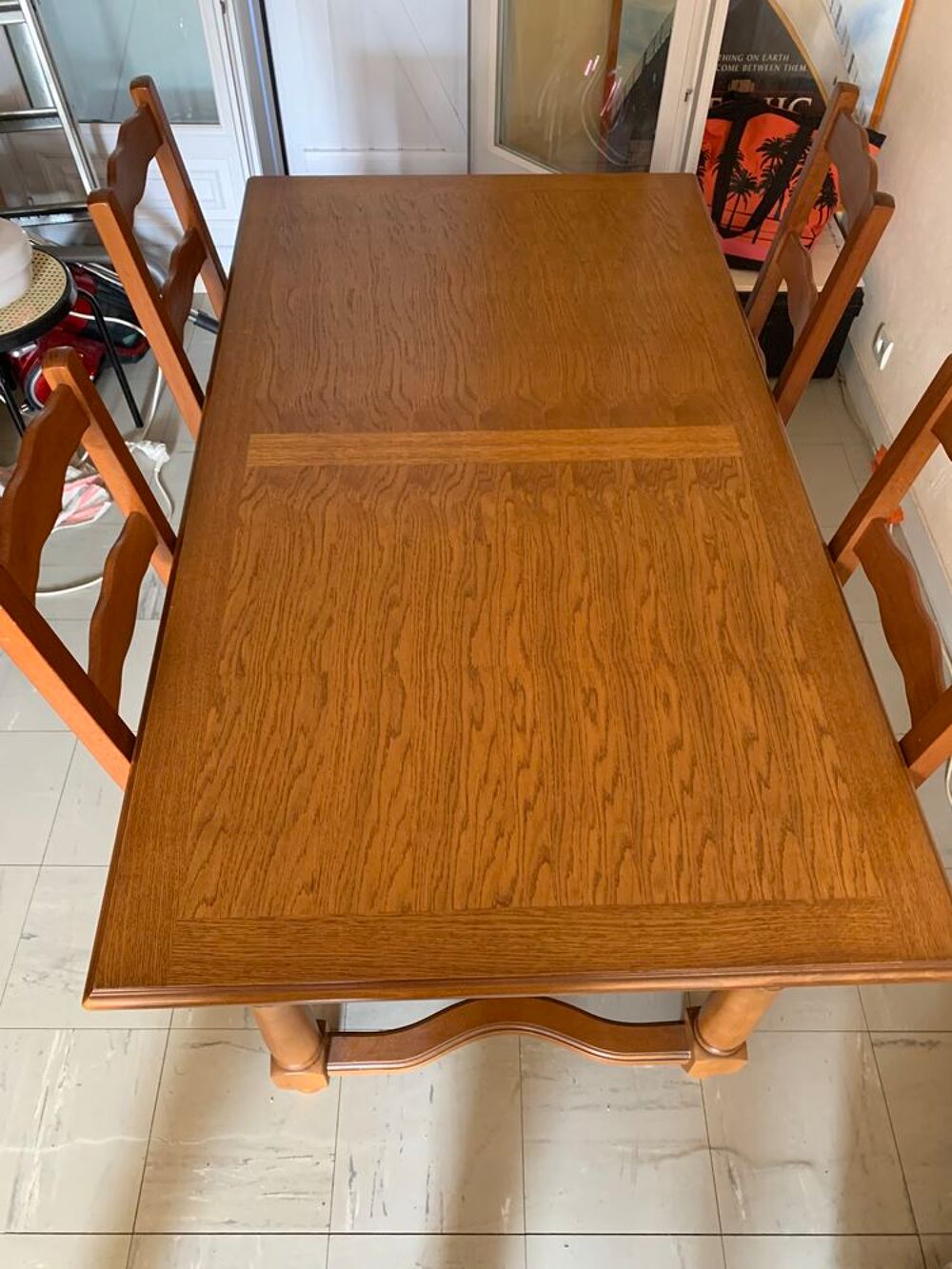 Table &agrave; manger avec 6 chaises Meubles