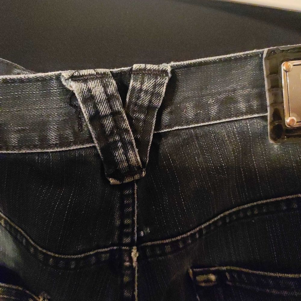 Pantalon jean haut de gamme tr&egrave;s bon &eacute;tat Vêtements