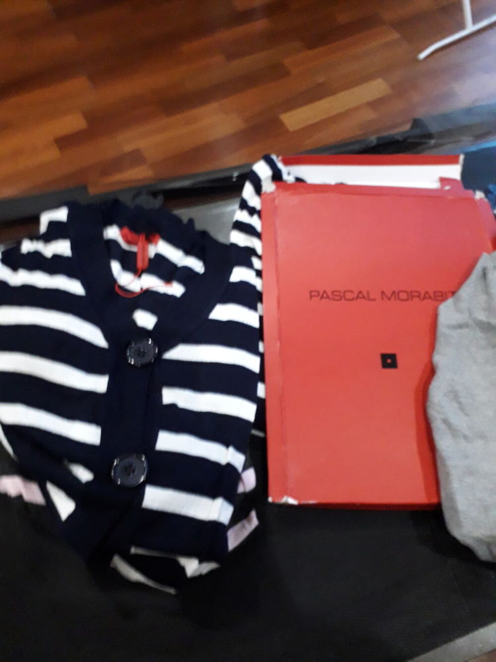 lot v&ecirc;tements homme femme objet Vêtements