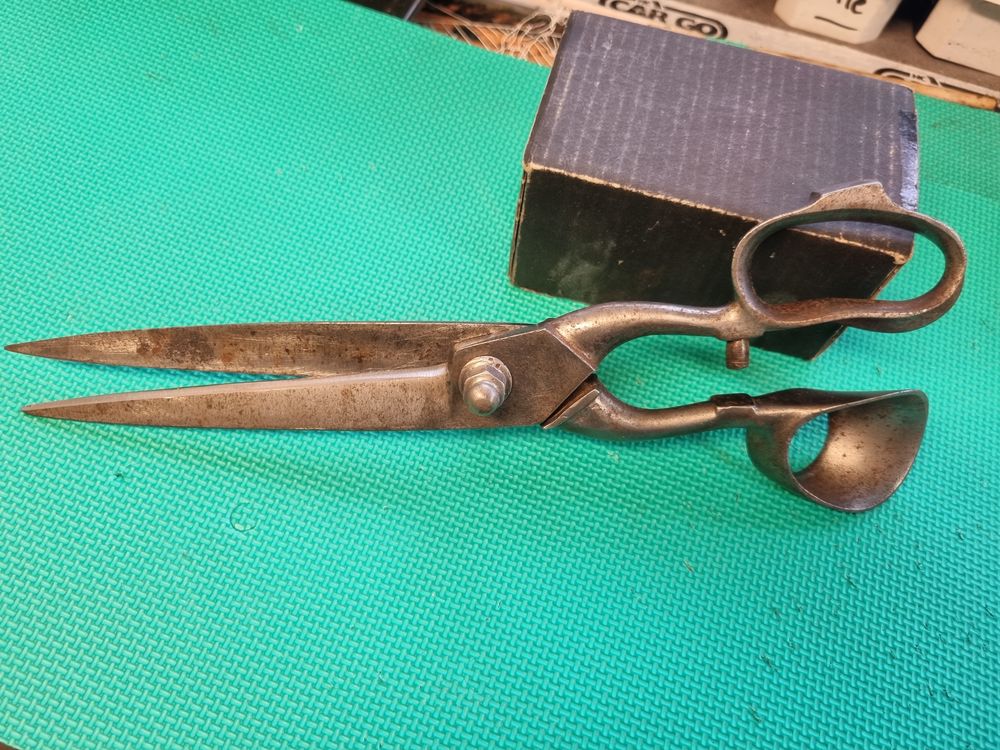 Ciseau tapissier Bricolage