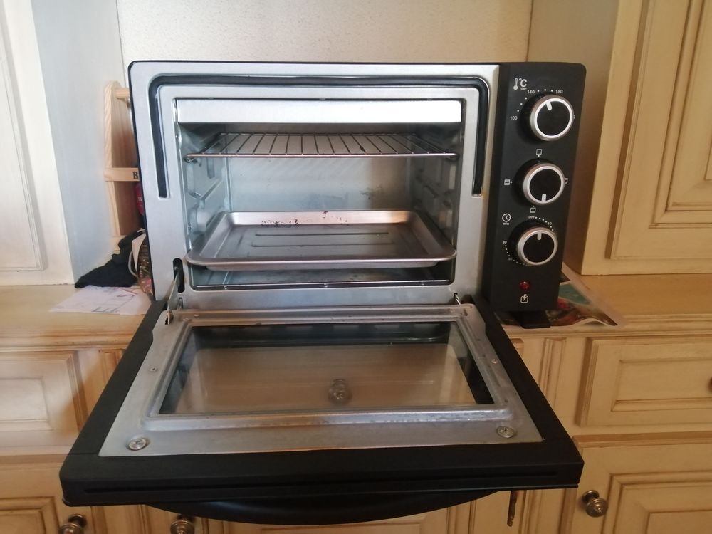MINI FOUR TRES BON ETAT Cuisine