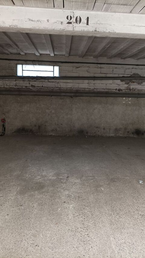  Parking / Garage � louer 10 m�