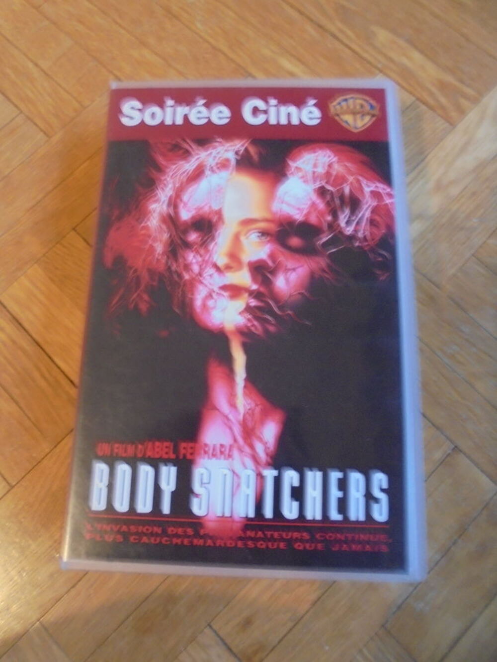 Lot de 4 cassettes "fantastique et divers" (48) DVD et blu-ray