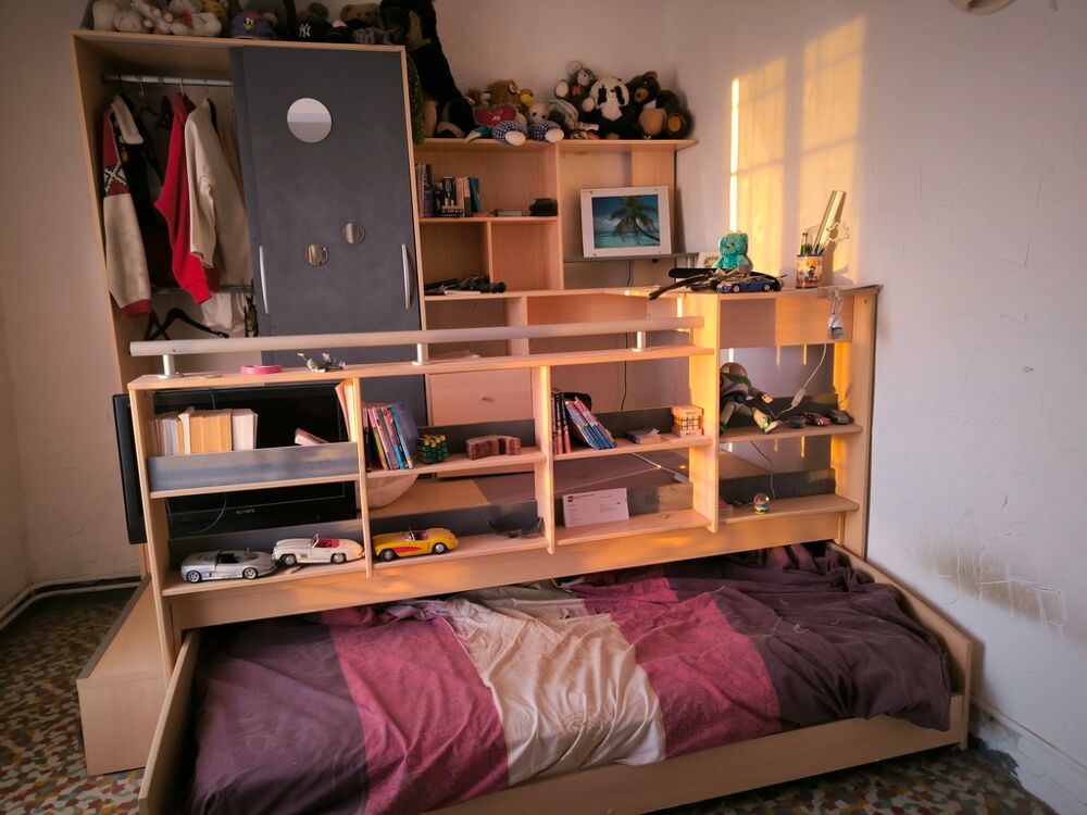Lit en bois avec rangements armoire int&eacute;gr&eacute;s avec bureau Mobilier enfants