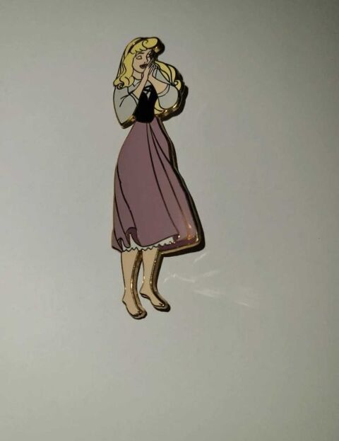 Pin's princesse 5 Solli�s-Pont (83)