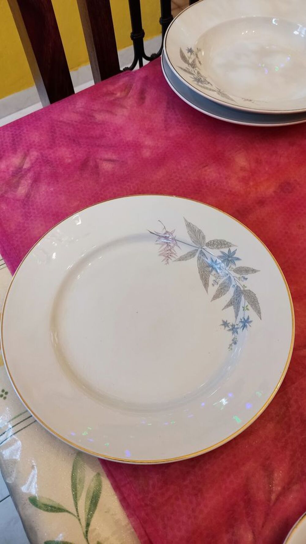 Service de table complet en faience - origine Espagne Décoration