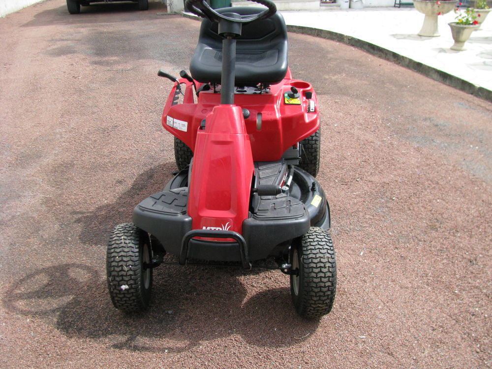 A VENDRE Cause sant&eacute;, Micro Tracteur MTD . 
Jardin