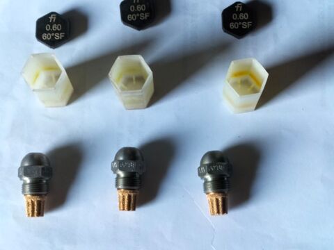 gicleur fioul neuf lots 25 Le Mont-Saint-Michel (50)