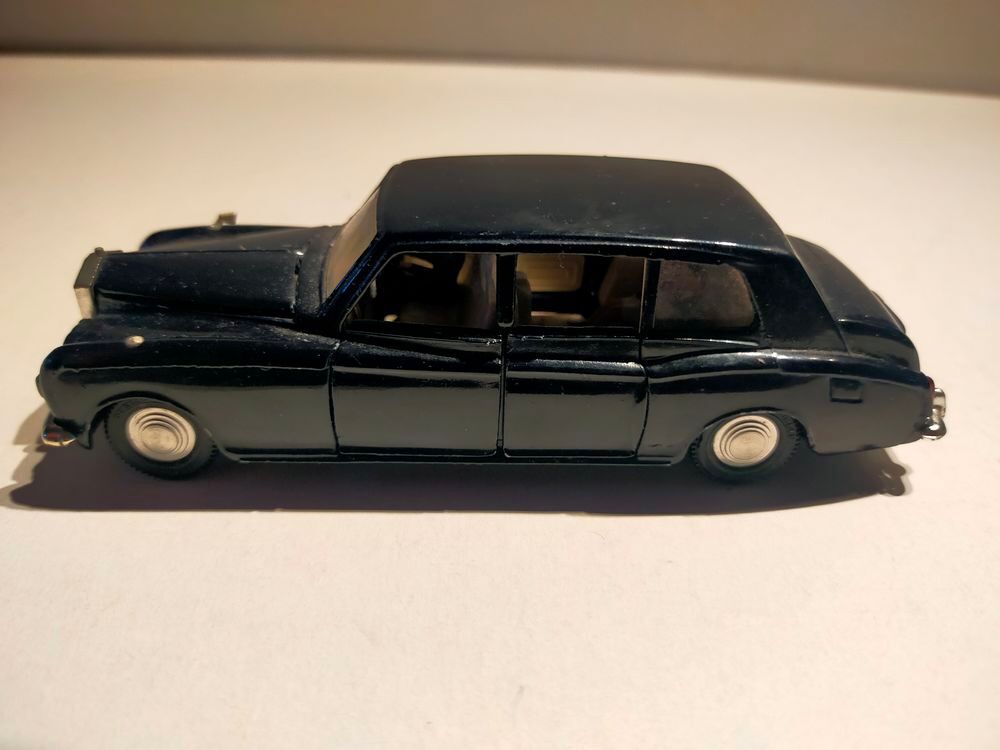 DINKY TOYS (meccano) Rolls Royce Phantom V
