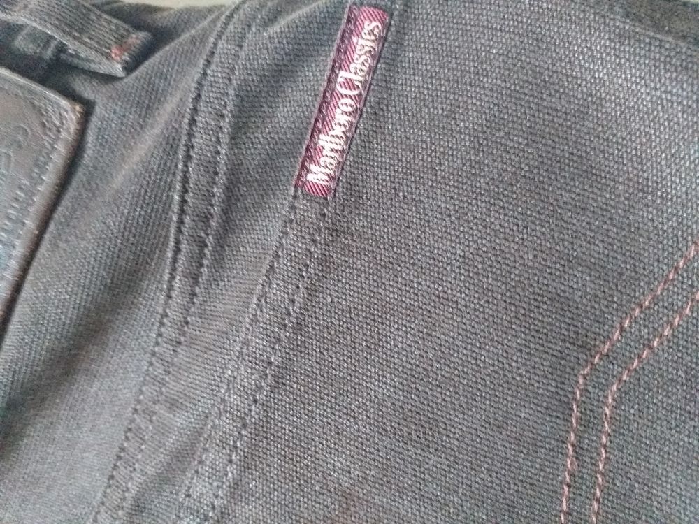 Pantalon Homme. Vêtements