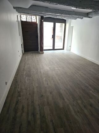 Vente Autre Local commercial dans rue piétonne + 2 studios lumineux Castellane
