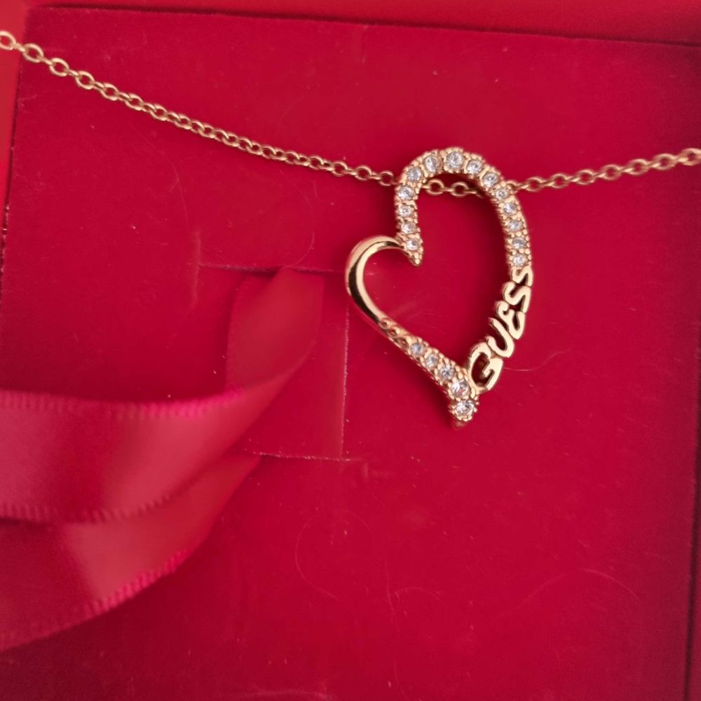 collier guess 