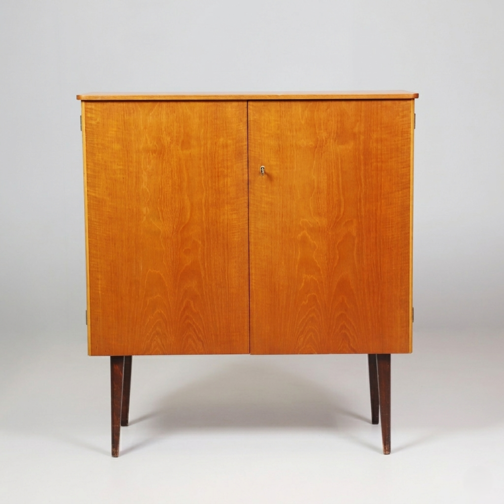 Buffet vintage scandinave, Su&egrave;de, ann&eacute;es 50 Meubles