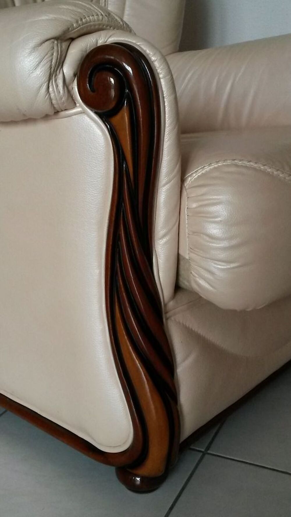 Canap&eacute; 3 places et fauteuil cuir agneau rose nacr&eacute; Meubles