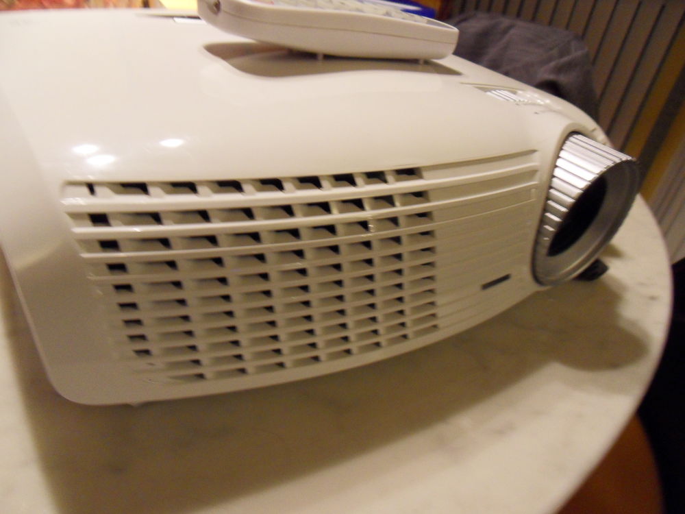 Projecteur OPTOMA HD 25 E Tres bon &eacute;tat
Audio et hifi