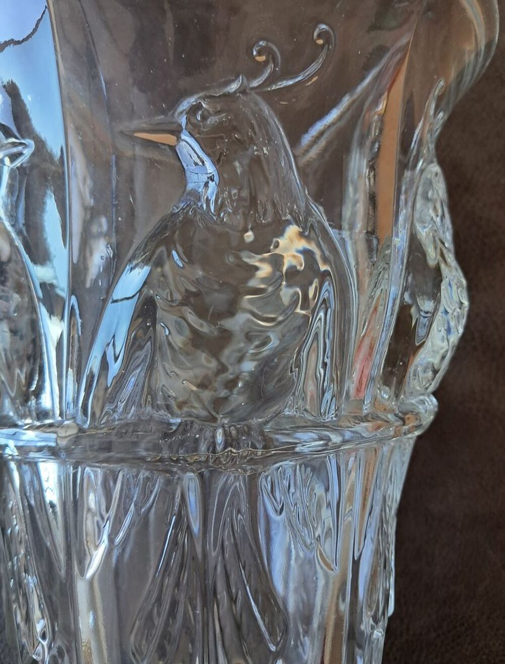 vase en verre moul&eacute; epais repr&eacute;sentant des oiseaux Verlux Décoration
