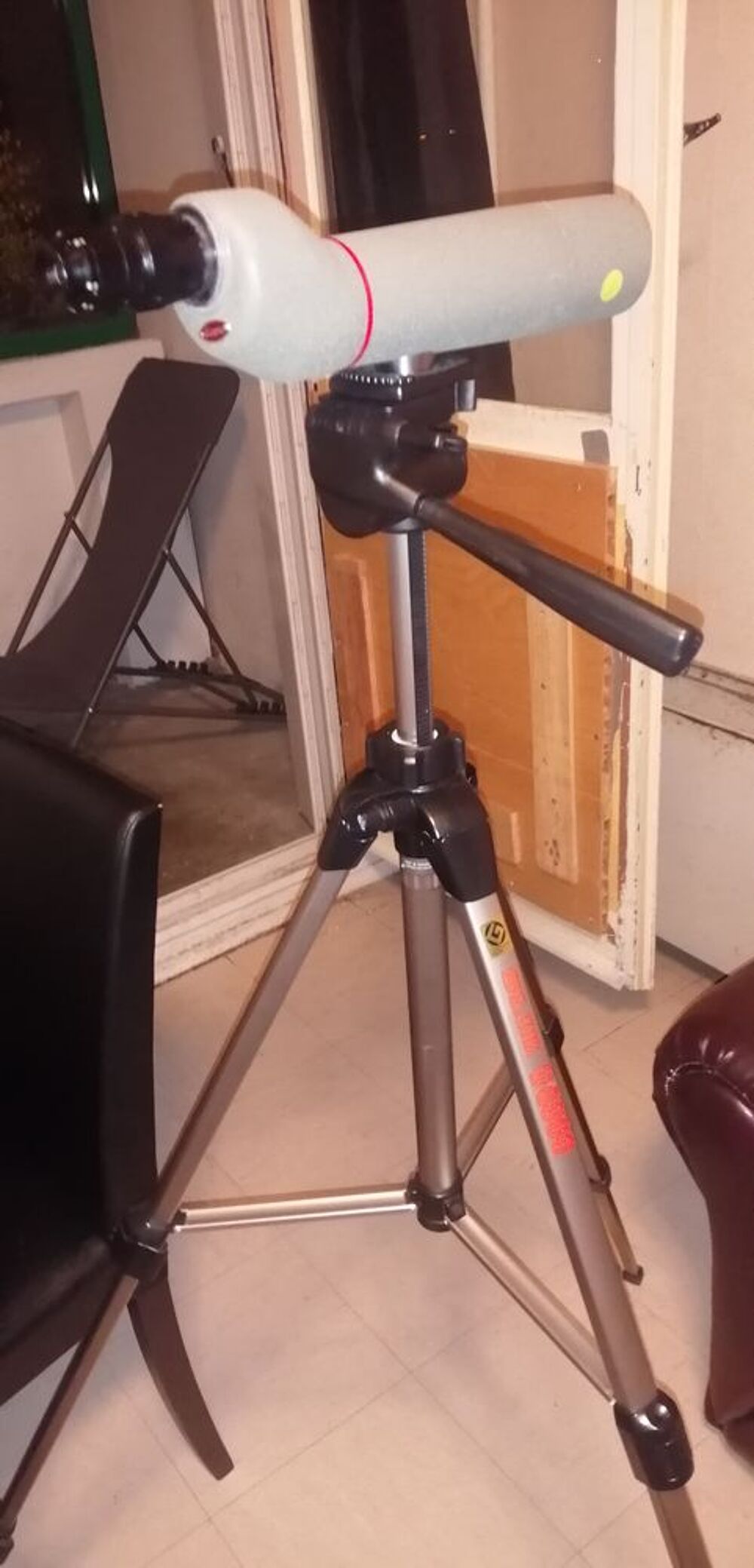 longue vue avec son pied Photos/Video/TV