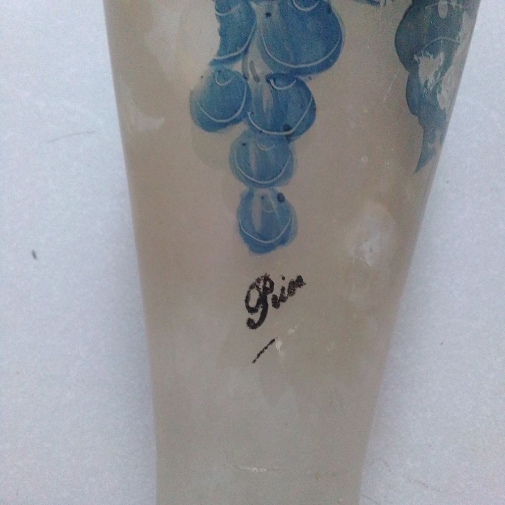 Vase verre opalescent , grappe de raisins , style E. Gall&eacute; Décoration