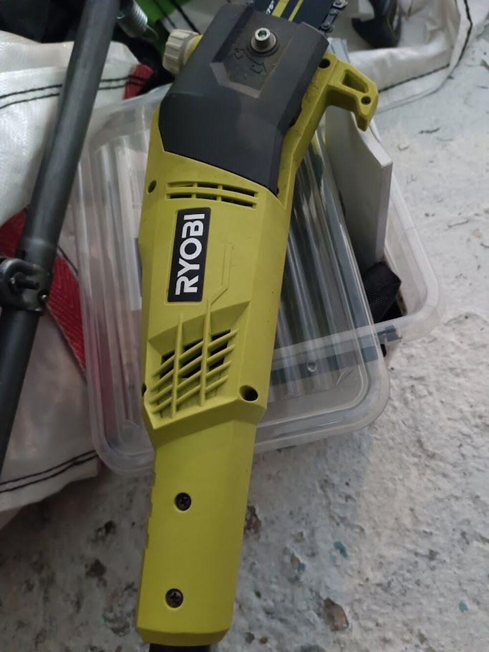 Ryobi RPP755E , 220 V, Elagueuse sur perche Jardin