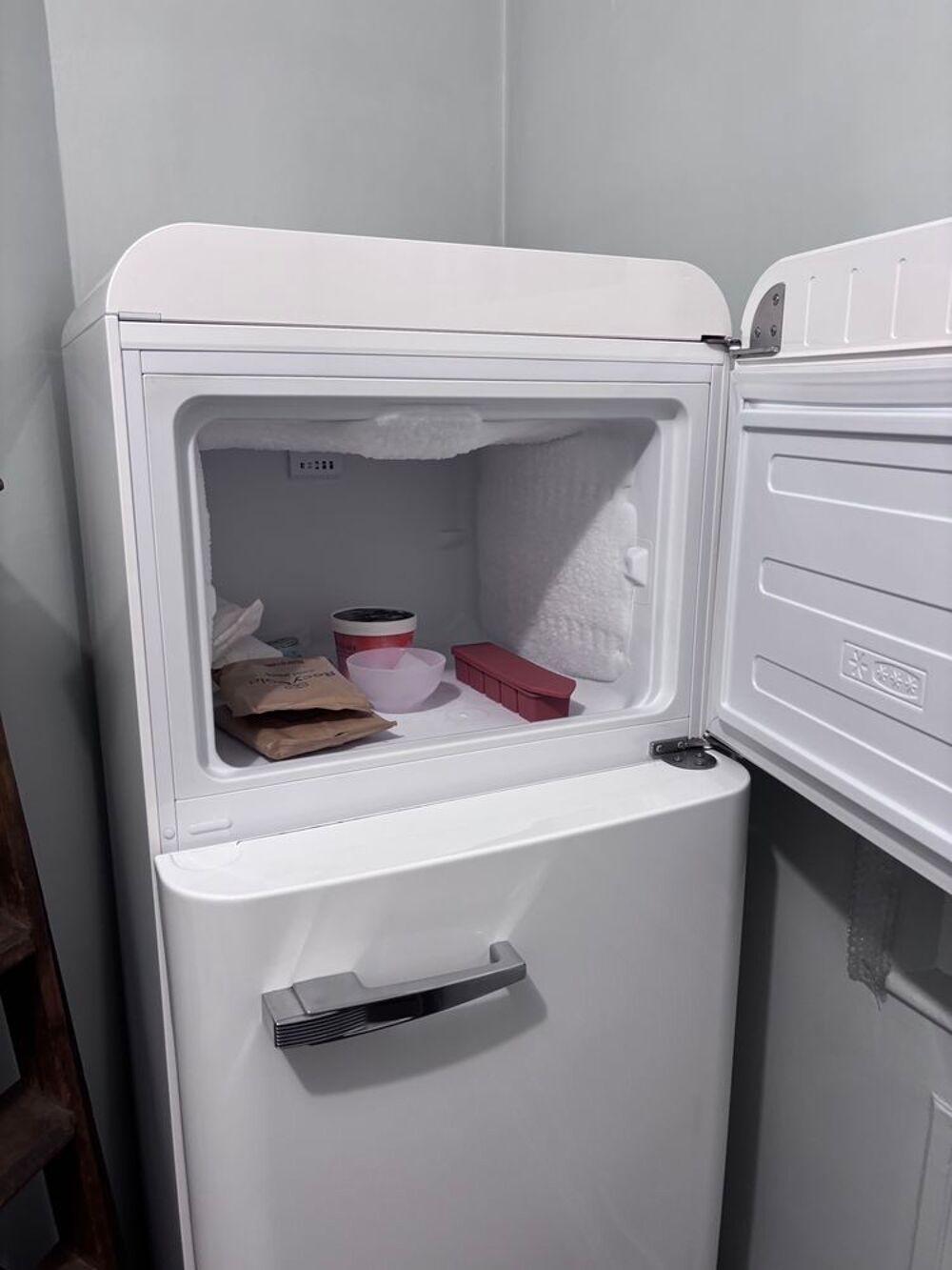r&eacute;frig&eacute;rateur cong&eacute;lateur deux portes style ann&eacute;e 50 SMEG Electroménager