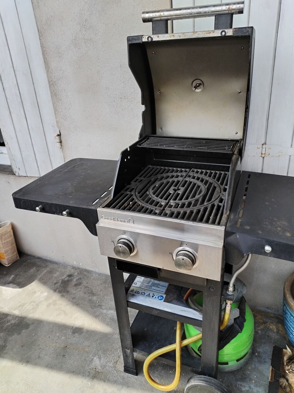Barbecue &agrave; gaz avec deux br&ucirc;leurs Jardin
