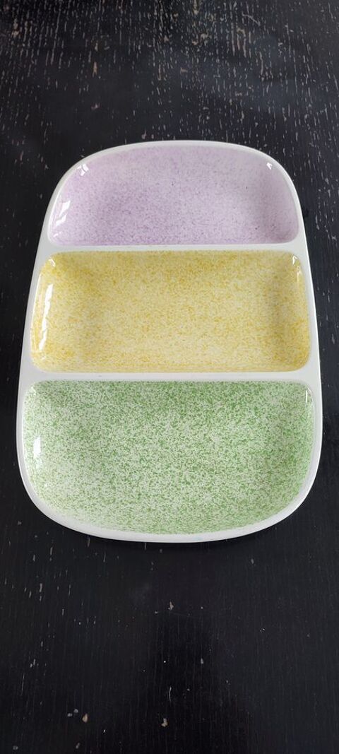 Plat trilob� de la fa�encerie de Gien 40 Clermont (60)