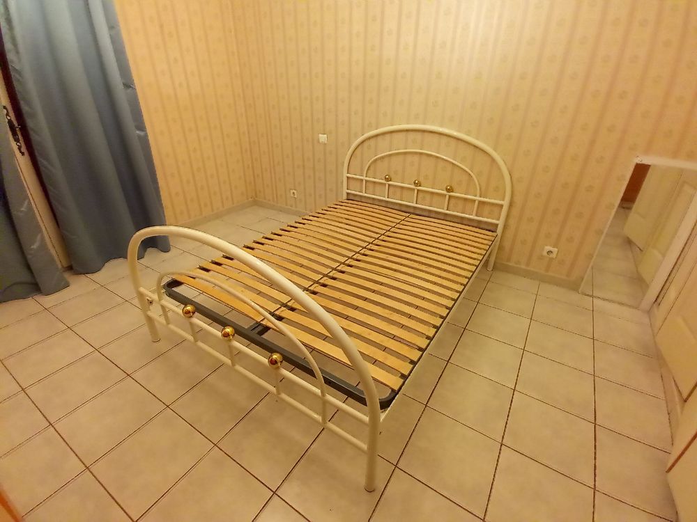 2 encadrements de lits Meubles