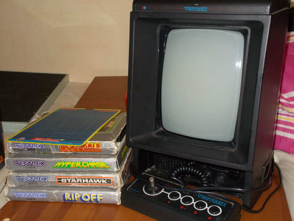 Arcade vectrex avec 4 jeux Consoles et jeux vidéos