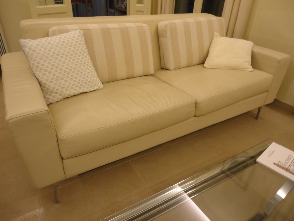 deux Divans cuir Meubles