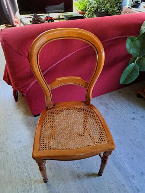 3 chaises 20 Essmes-sur-Marne (02)