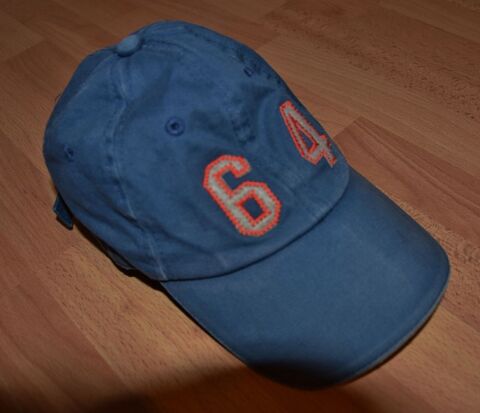 Casquette. Taille 12 ans. Marque: 64 2 Gujan-Mestras (33)