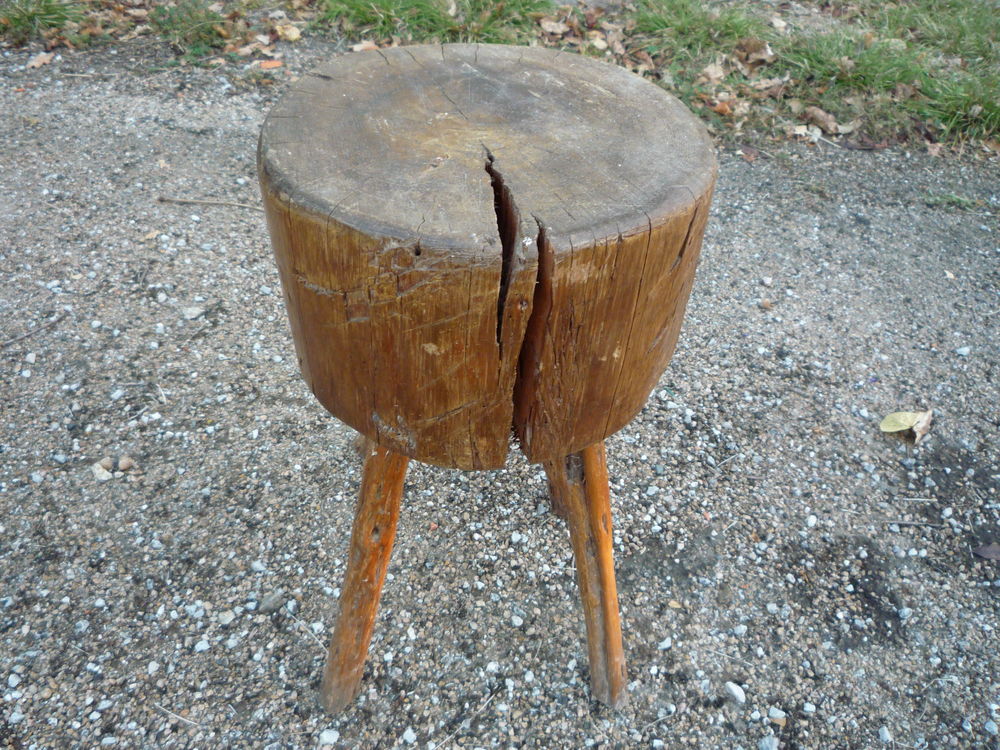 Ancien billot / tronc d'arbre
Décoration