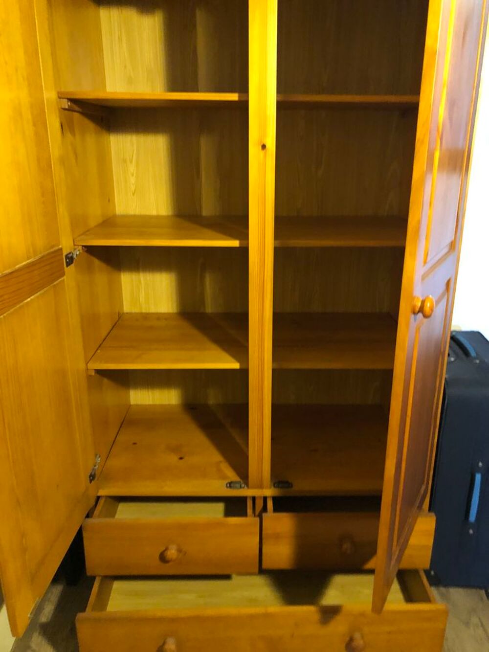 Chambre &agrave; coucher en pin Meubles