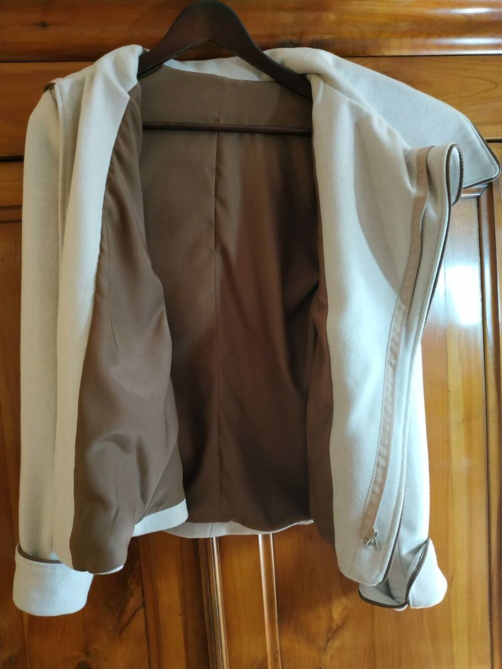 Veste laine blanche neuve, faite sur mesure Vêtements