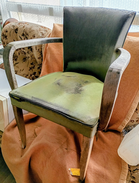 fauteuil annee 50 a restaurer bois en tbe Valognes (50)