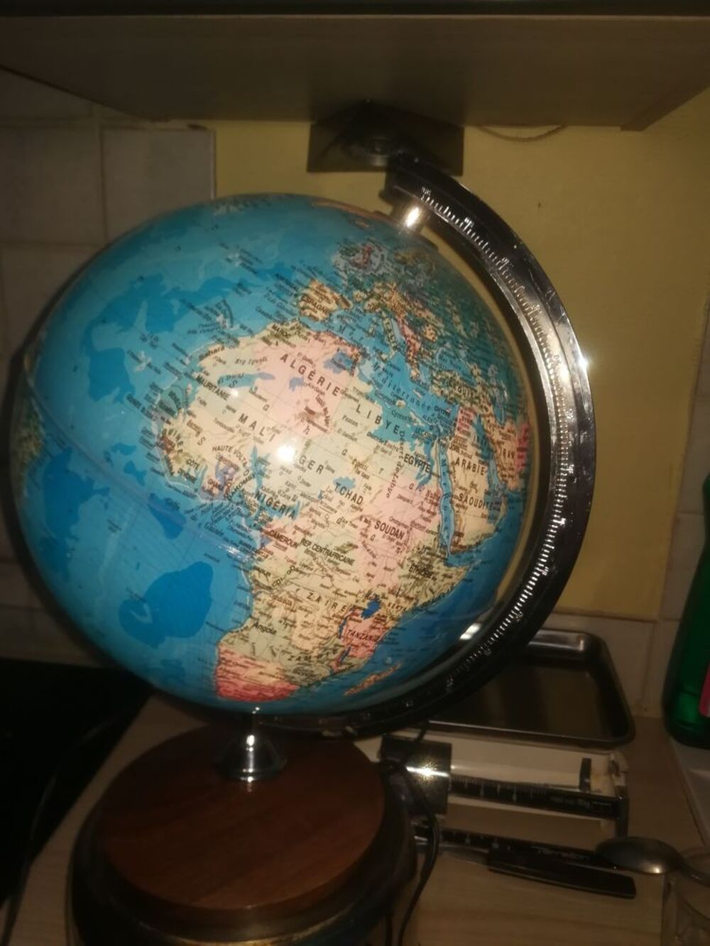 Mappemonde &eacute;clair&eacute; Décoration