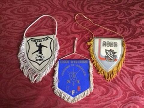 Trois fanions sportifs. 0 Montgeron (91)