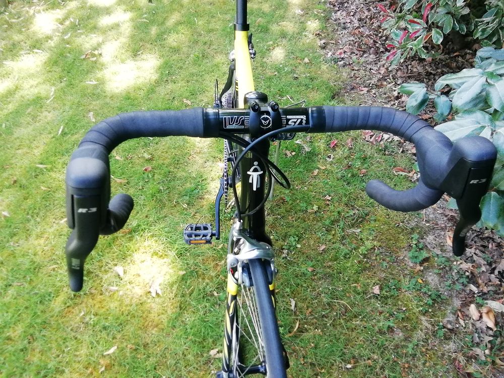V&eacute;lo route b'twin T. 51 Vélos