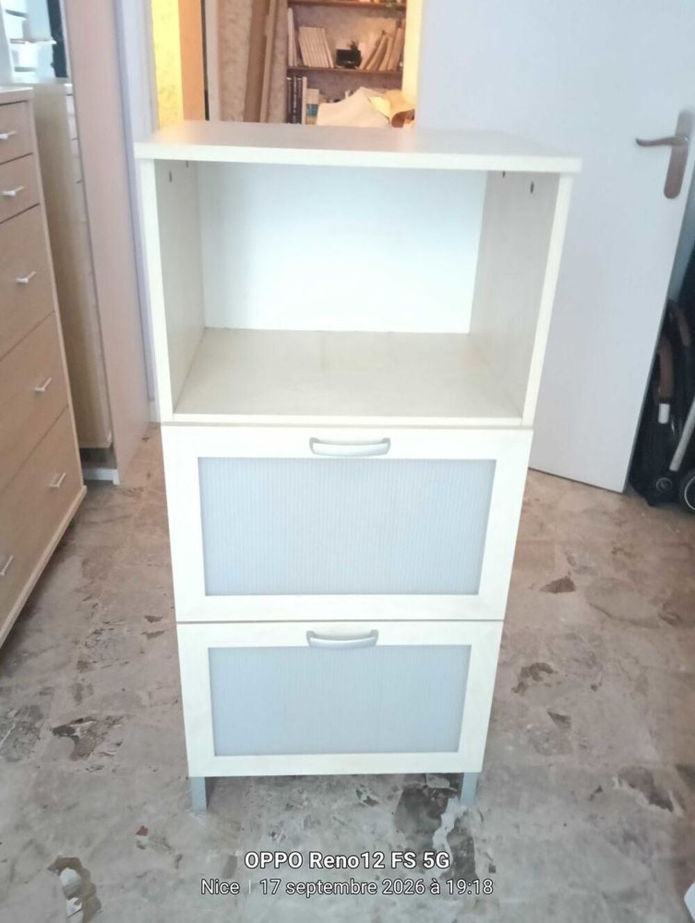 3 meubles de chambre commode et table de chevet Meubles