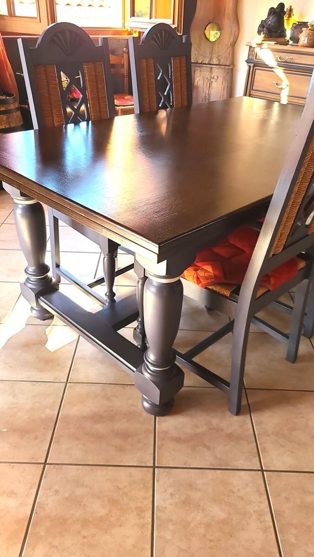 Table salle &agrave; manger avec 6 chaises Meubles
