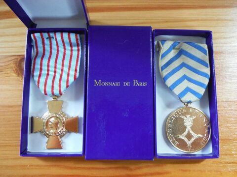  M�dailles militaires 25 Villeneuve-le-Roi (94)