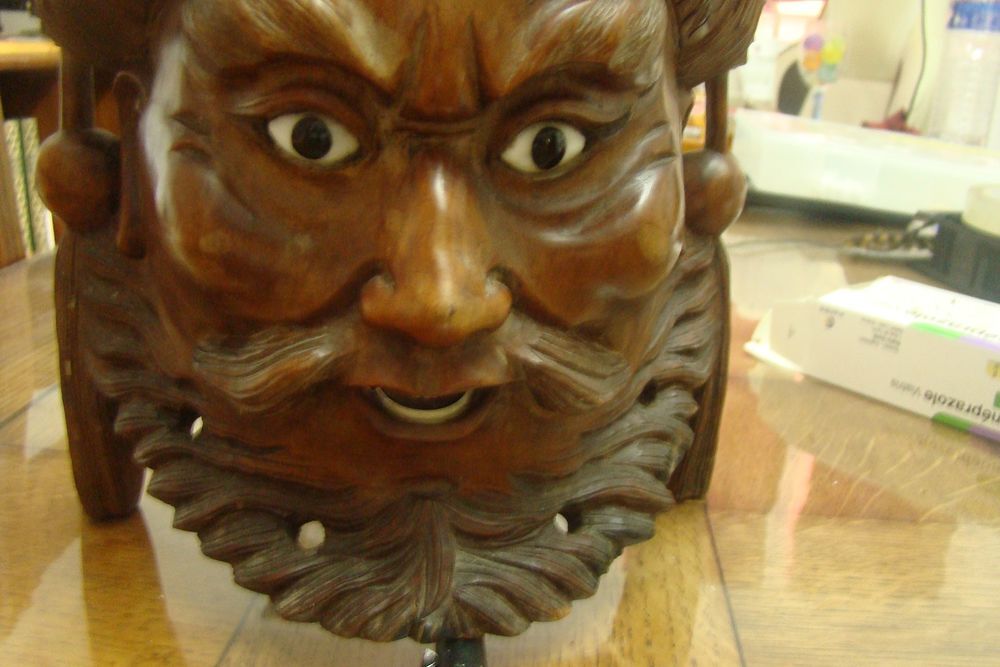 Sculpture de gardien du temple 