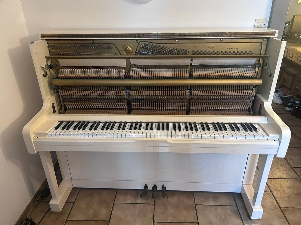 ? Piano droit Choiseul C-2 ? &Eacute;l&eacute;gance fran&ccedil;aise Instruments de musique